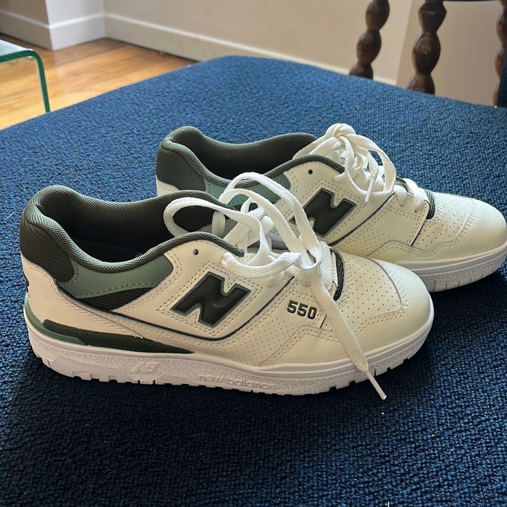 Green New Balance 550